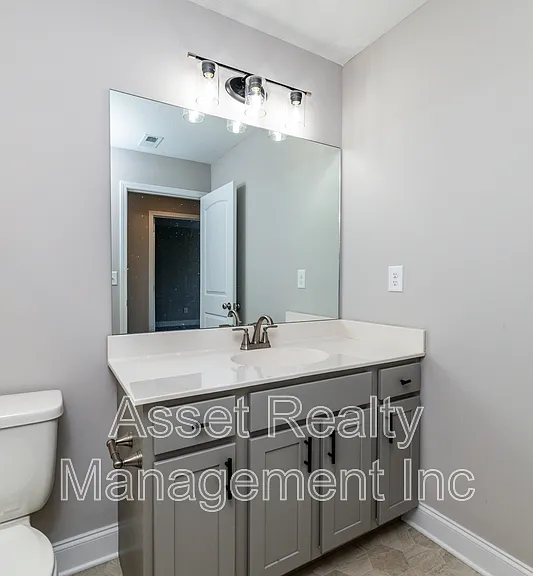 338 Broadberry Ave — Photo 15