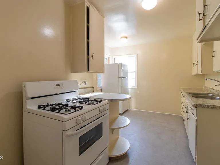 449 N Euclid Ave #H — Photo 7