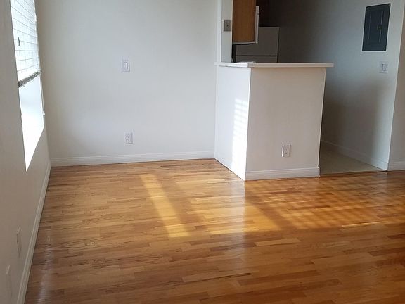 3rd image of 820 S Mansfield Ave APT 403