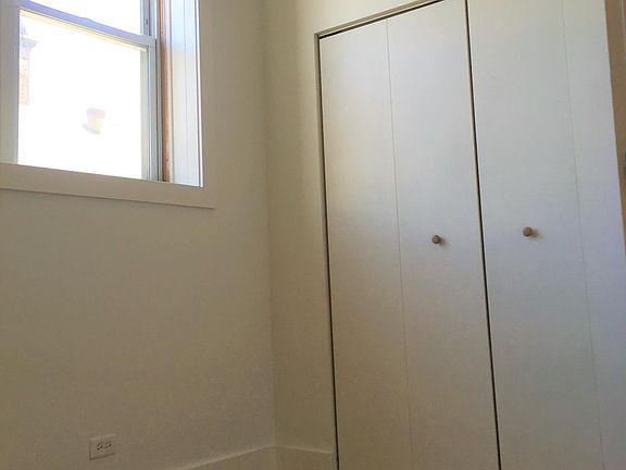 4th image of 2224 W 18th Pl #1B