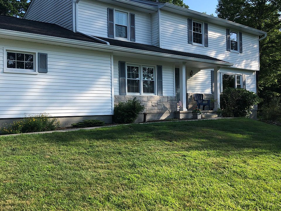 1st image of 721 Fieldstone Ct