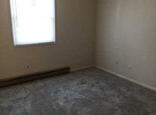 243 S Durkin Dr APT 16, Springfield, IL 62704