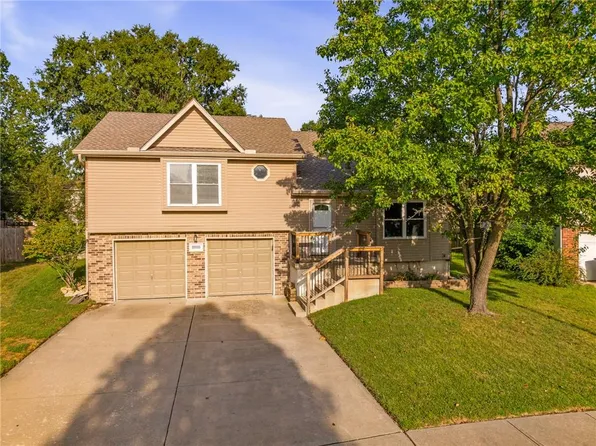 13835 S Shannan St, Olathe, KS 66062