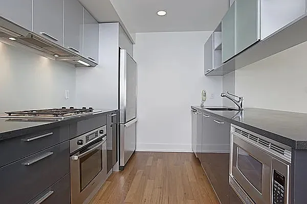 Rented by RELO REDAC INC. | media 11