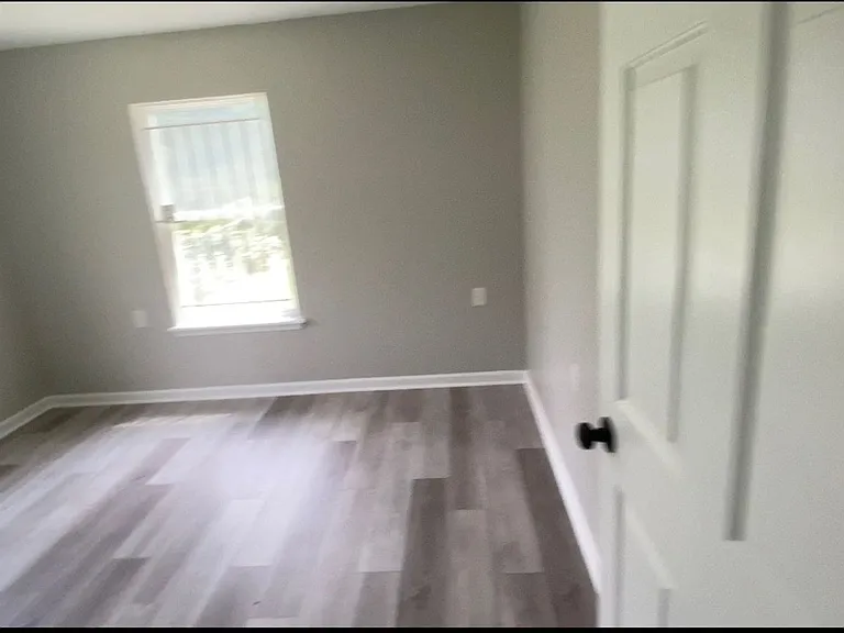 403 Elm St NW — Photo 3
