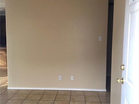 5th image of 808 N Cross Ln APT 2