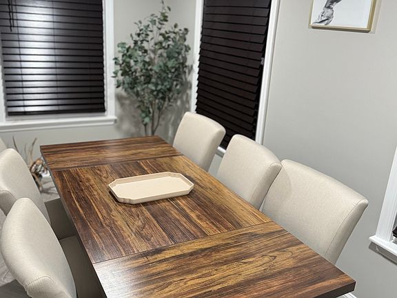 Dining room/office area