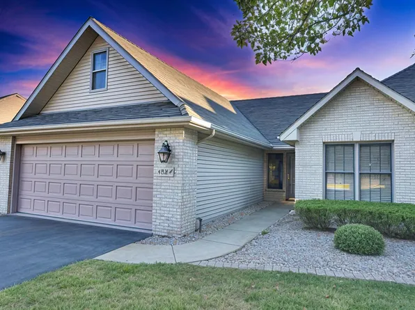 1077 Wildwood Ln, Schererville, IN 46375