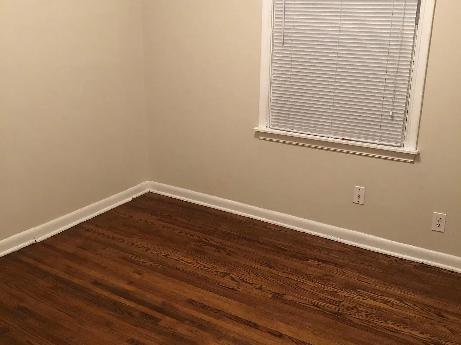 3 bed, 984 sqft, $1,050 — Photo 4