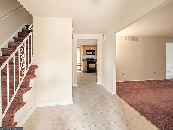 4th image of 308 Brookline Ave