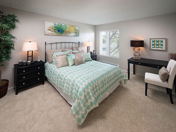 4th image of 735 Fathom Dr APT 6