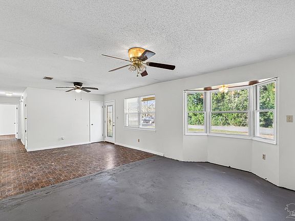 4th image of 7599 Woods Rd