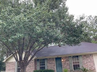 232 Hunters Branch Dr, Allenhurst, GA 31301