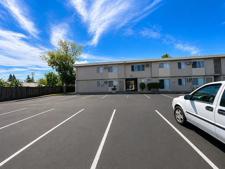 Arden Garden Apartments — Photo 8