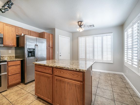 2nd image of 1462 W 19TH Avenue