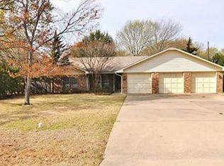 267 Southwood Dr, Lancaster, TX 75146
