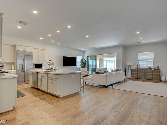 4th image of 12588 Heritage Heights Dr