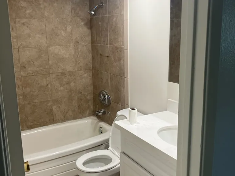 2624 W Orangewood Ave #3 — Photo 11