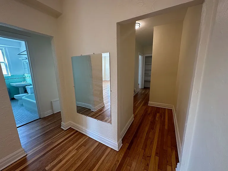 New King Edward Apartments — Photo 300
