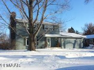 2813 Longfellow Rd N, Fargo, ND 58102