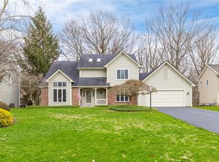 5 Cobblestone Xing, Penfield, NY