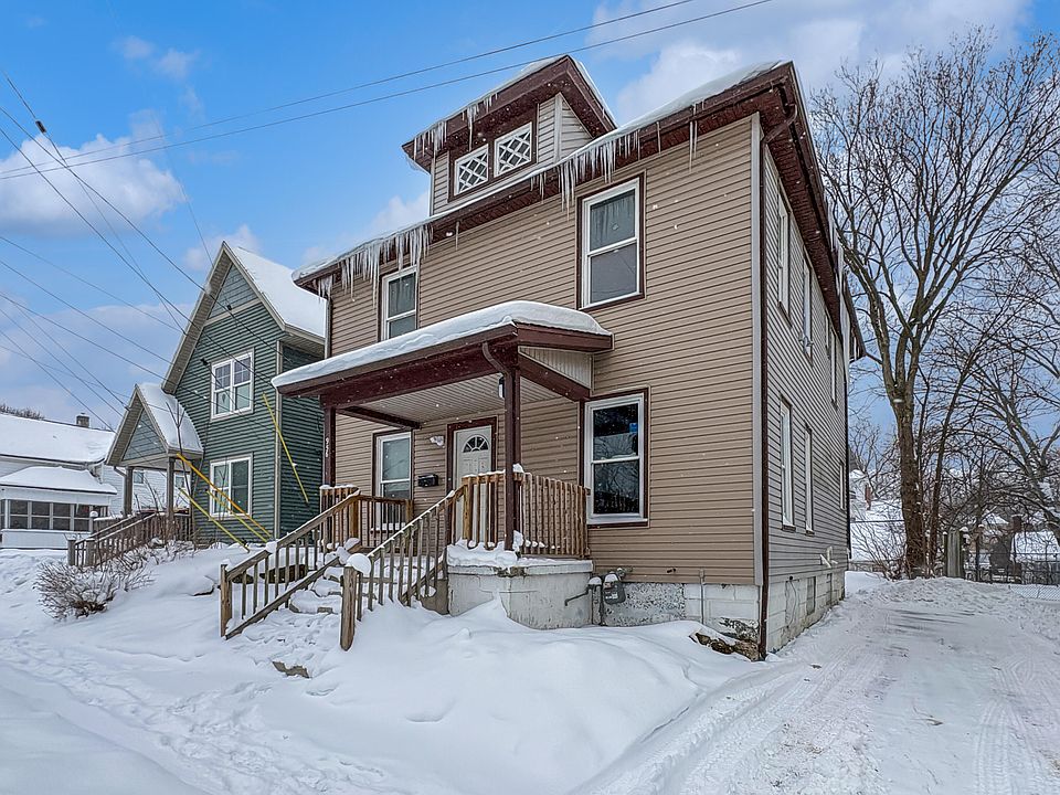 1st image of 956 Baxter St SE