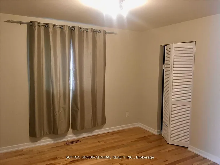 4 Nootka Cres #MAIN FL — Photo 6