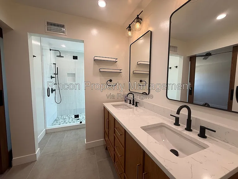 13106 Knotty Pine St — Photo 2