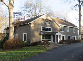 28 Barrett Rd, Katonah, NY 10536