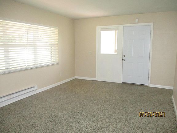 5th image of 435 SE Airoso Blvd