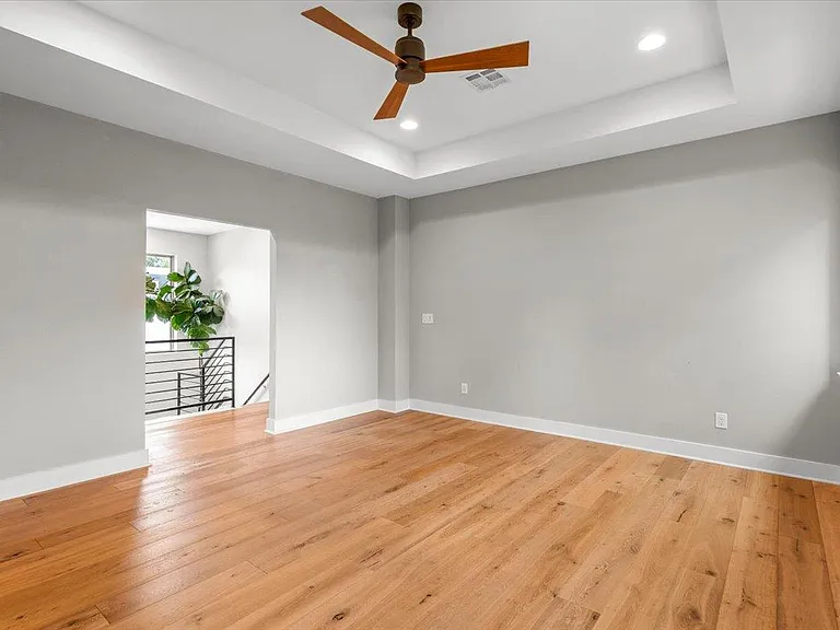 913 Stobaugh St #B — Photo 31