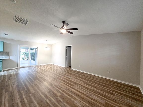 4th image of 522 SW Todd Avenue