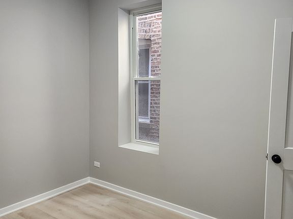4th image of 3337 W Pierce Ave #1
