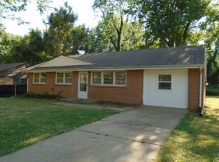 1545 Hartford Rd, Manhattan, KS 66502