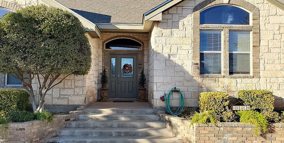 1st image of 4700 Hilltop Dr