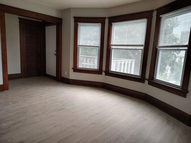 3365-3367 N Oakland Ave — Photo 18