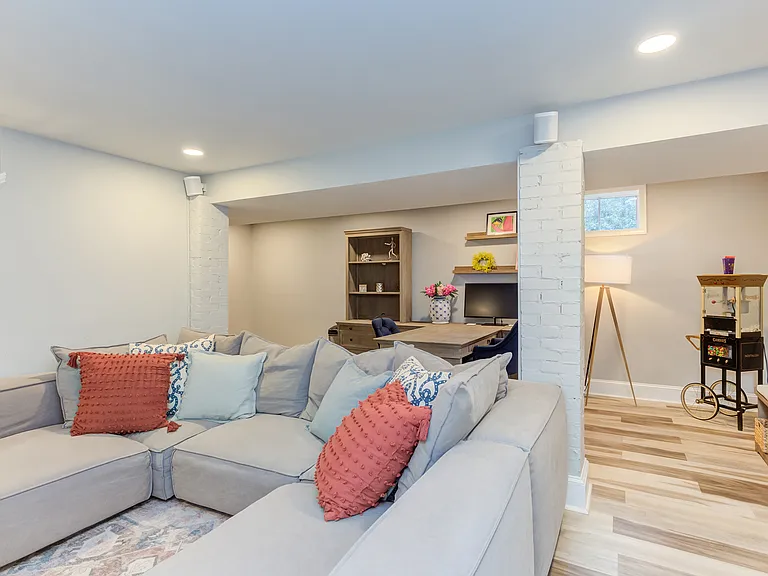 2606 Wade Ave — Photo 27