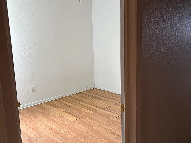 908 W Avenue B #2 — Photo 15