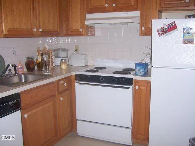8 Pulaski St #3-I — Photo 4