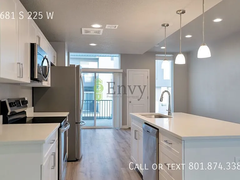 1681 S 225 W — Photo 5