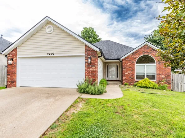 2955 Orchard St, Springdale, AR 72764