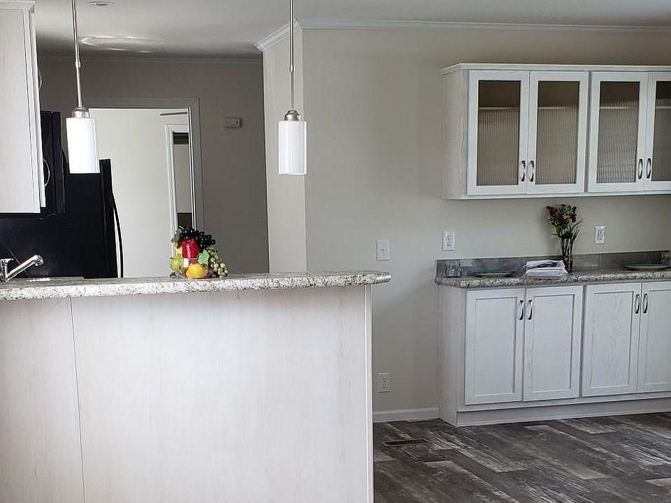 1st image of 296 Vista Dr