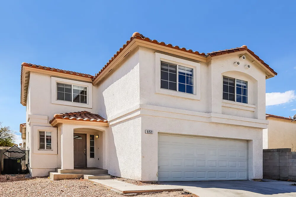 4 bed, 2.5 bath, 1741 sqft, $2,320 — Photo 4
