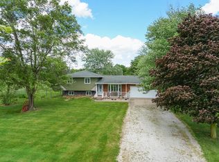 15888 Herberger Rd, Mackinaw, IL 61755