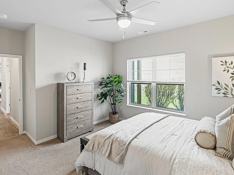 High Bluff Townhomes Bedroom