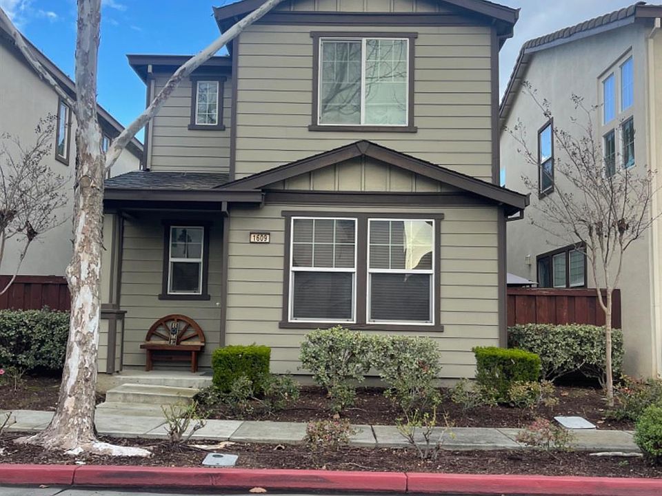 1st image of 1609 Chamberlain Drive