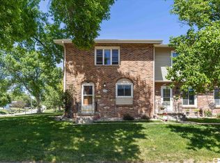 12136 Burt St, Omaha, NE 68154