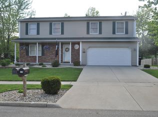 313 Goldenrod Rd, Bloomington, IL 61704