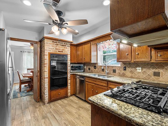 4th image of 13718 Balmore Cir