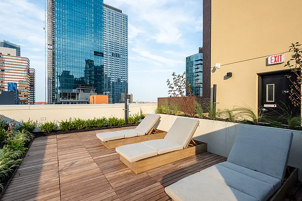 Rented by Nooklyn NYC LLC | media 22